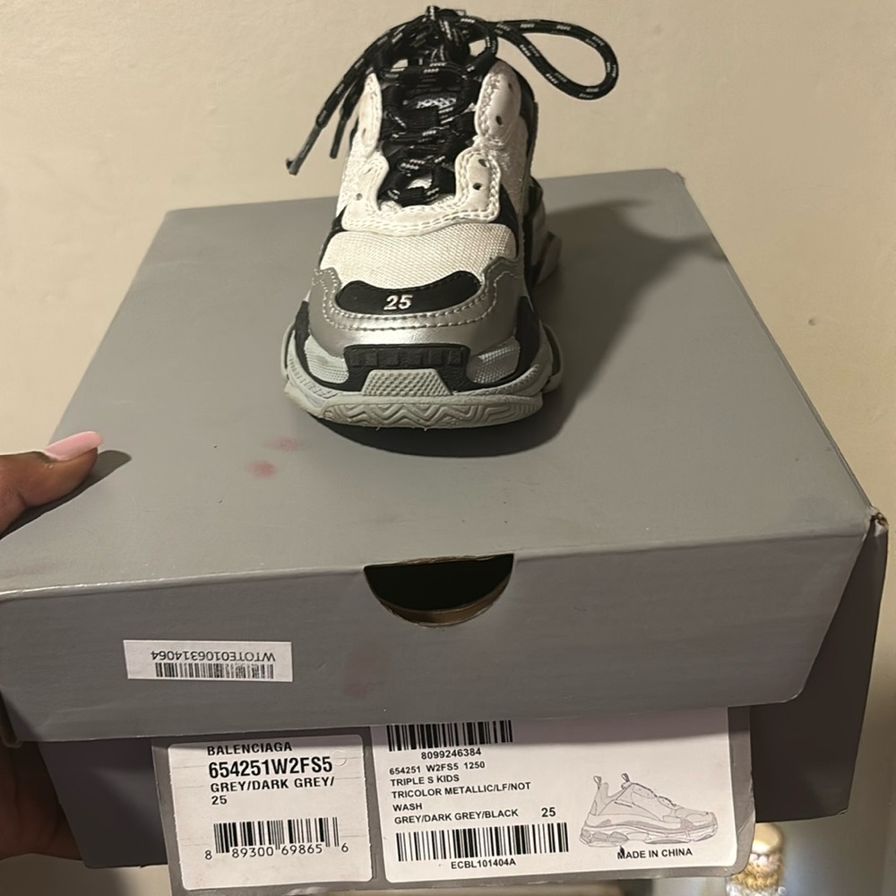 Authentic toddler, Balenciagas size 8C
